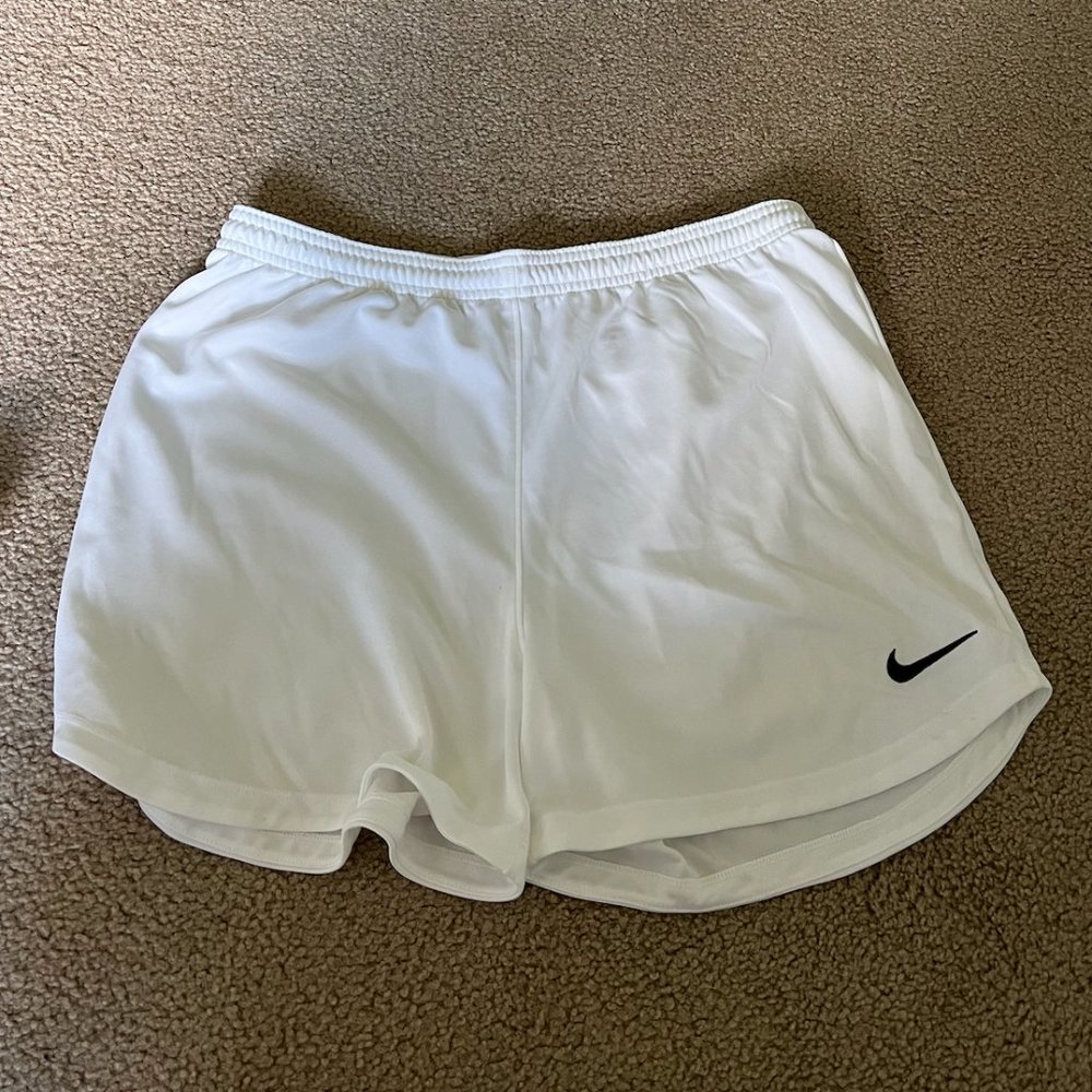 Nike Women's Size Medium White Exercise Shorts